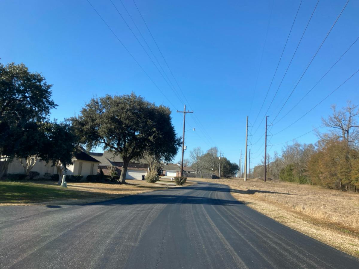 Lake Iris Ave, Baton Rouge, LA 70817