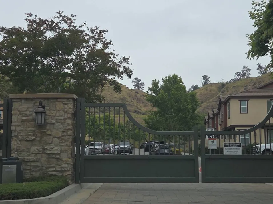 22141 Barrington Way Santa Clarita, CA 91350, Los Angeles County
