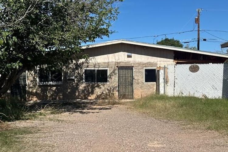 46 E 21st St Douglas, AZ 85607, Cochise County