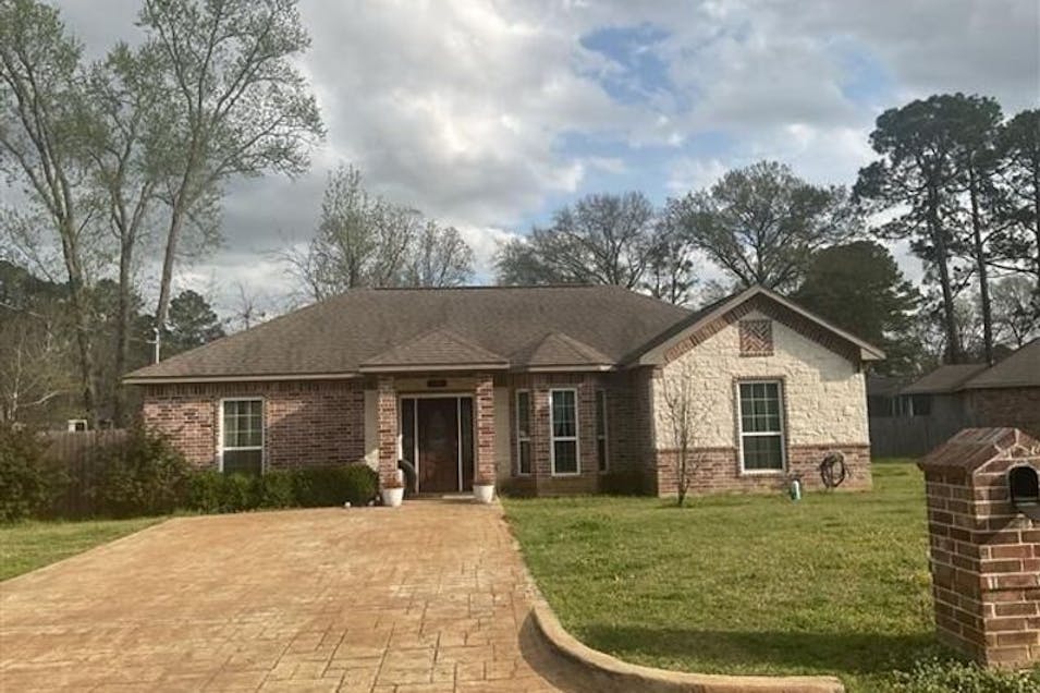 400 Old St Mount Pleasant, TX 75455, Titus County