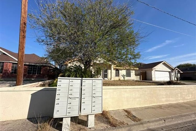 1661 Paseo De Encinal Drive Eagle Pass, TX 78852, Maverick County