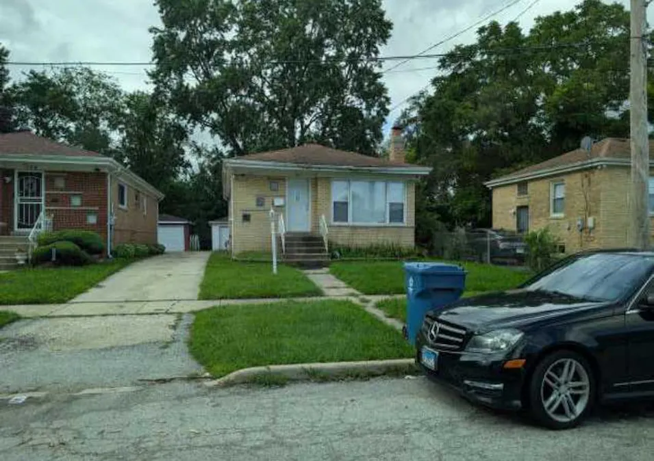 264 W 146th St Harvey, IL 60426, Cook County