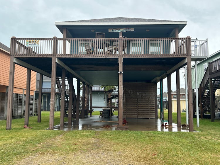 871 Surfview Crystal Beach, TX 77650, Galveston County
