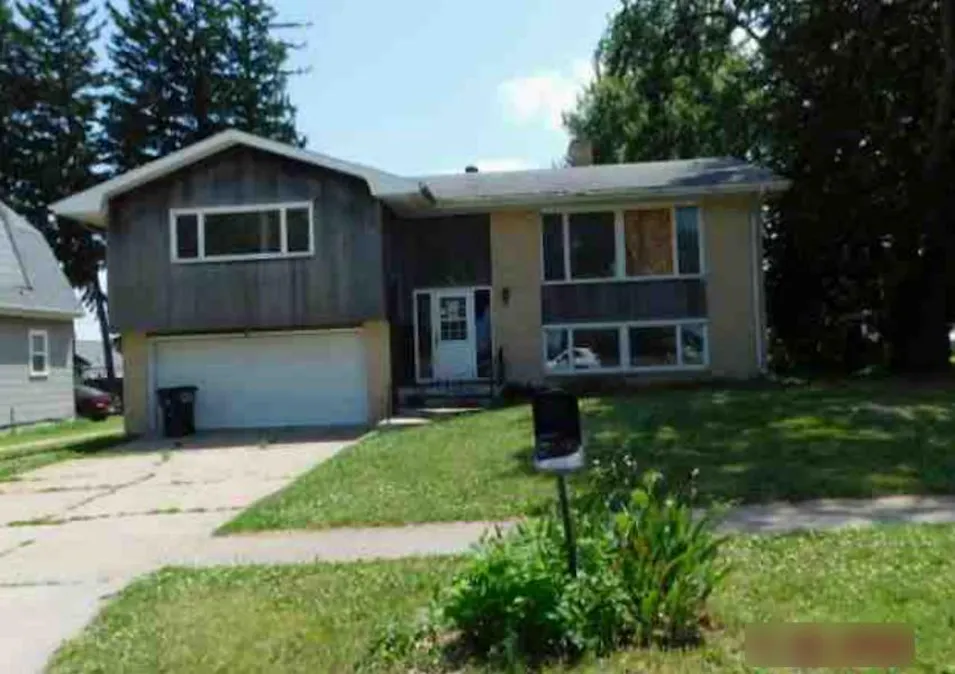 303 E Prospect St New Hampton, IA 50659, Chickasaw County