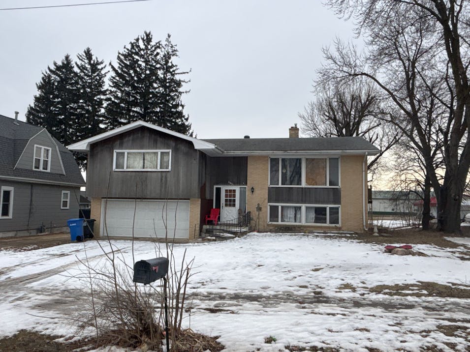 303e Prospect St New Hampton, IA 50659, Chickasaw County