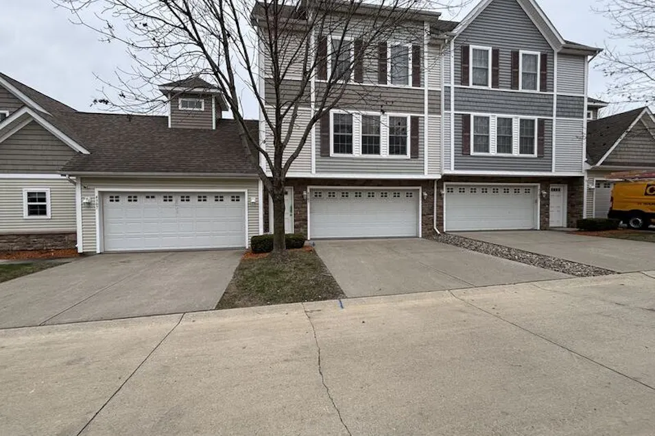 4305 154th St Urbandale, IA 50323, Polk County