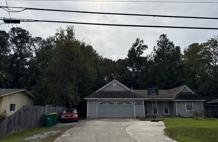 9201 Marina Ave Ocean Springs, MS 39564, Jackson County