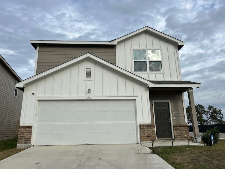 5495 Rue Girard Converse, TX 78109, Bexar County