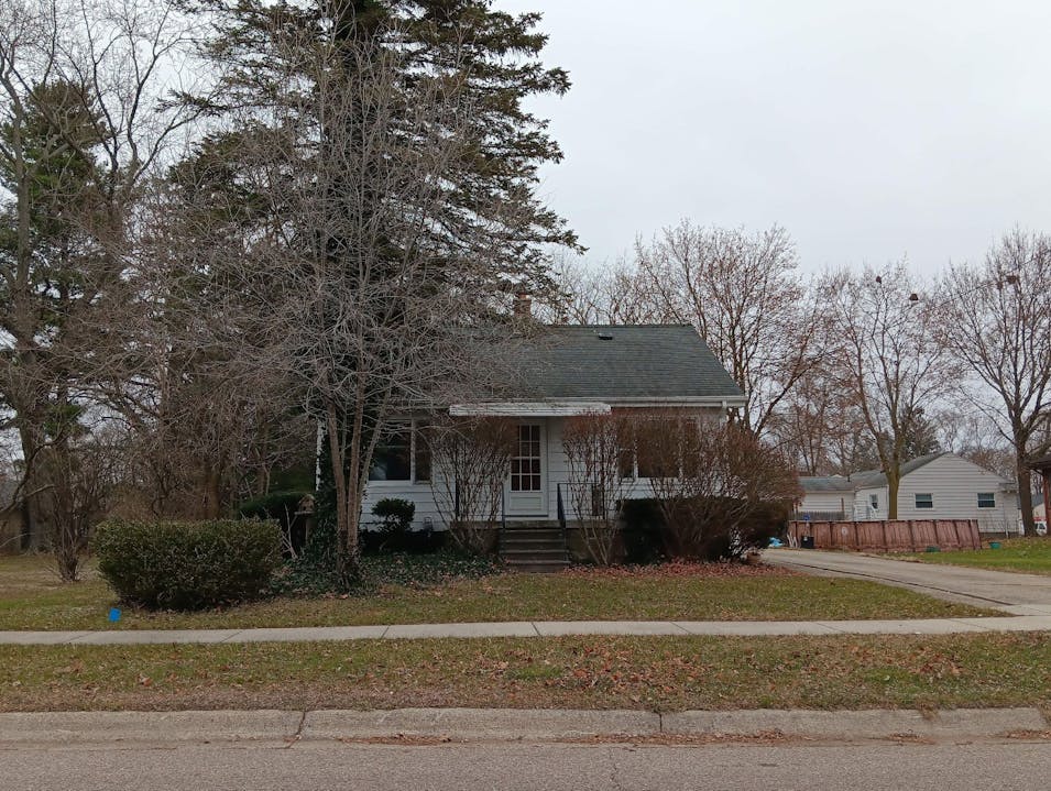 216 Luce Ave Flushing, MI 48433, Genesee County