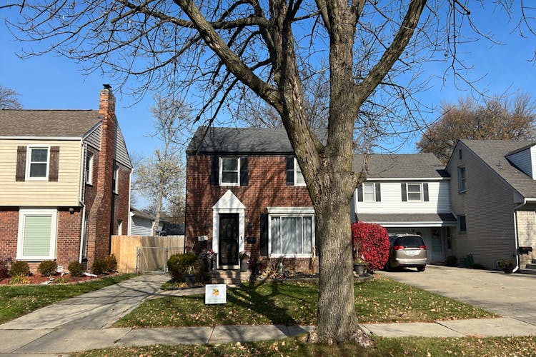 1210 Hampton Rd Grosse Pointe Woods, MI 48236, Wayne County