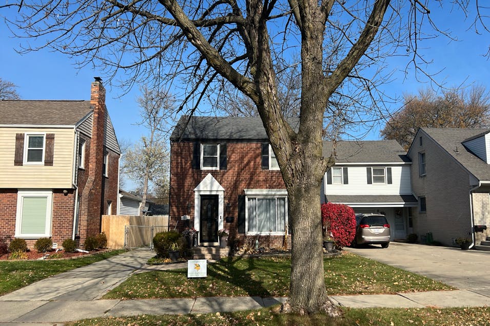 1210 Hampton Rd Grosse Pointe Woods, MI 48236, Wayne County