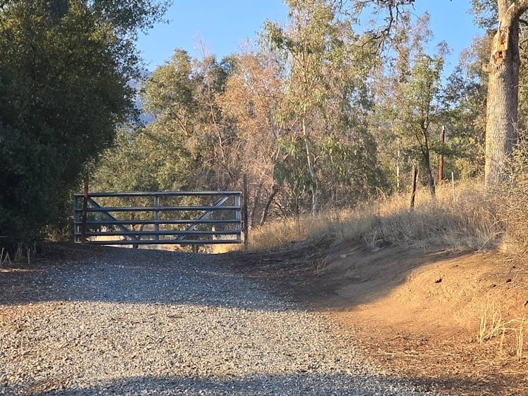 41590 Yokohl Valley Dr Springville, CA 93265, Tulare County