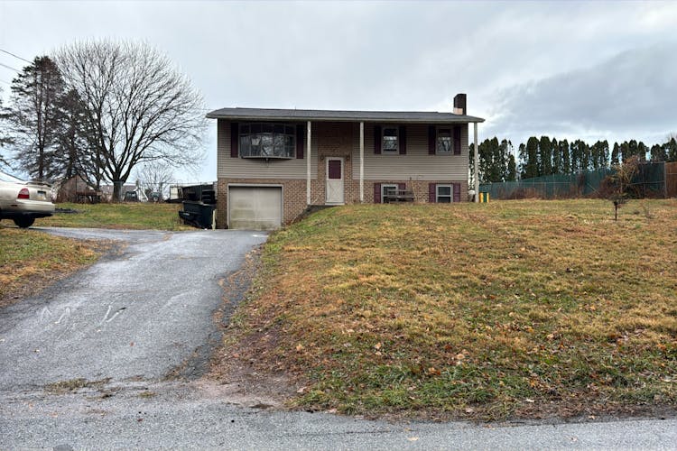 61 Cove Rd Duncannon, PA 17020, Perry County