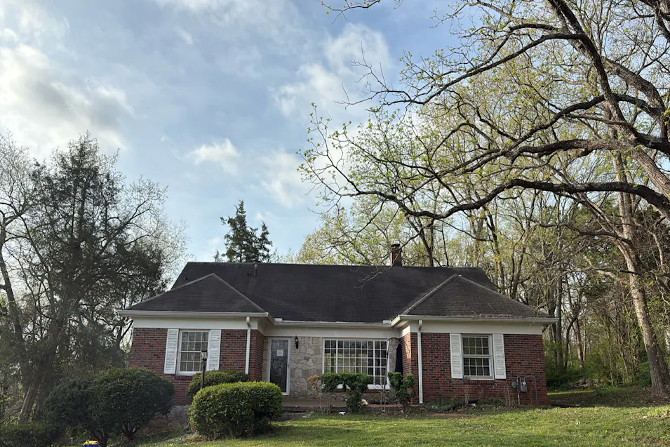 242 E 9th St Russellville, KY 42276, Logan County