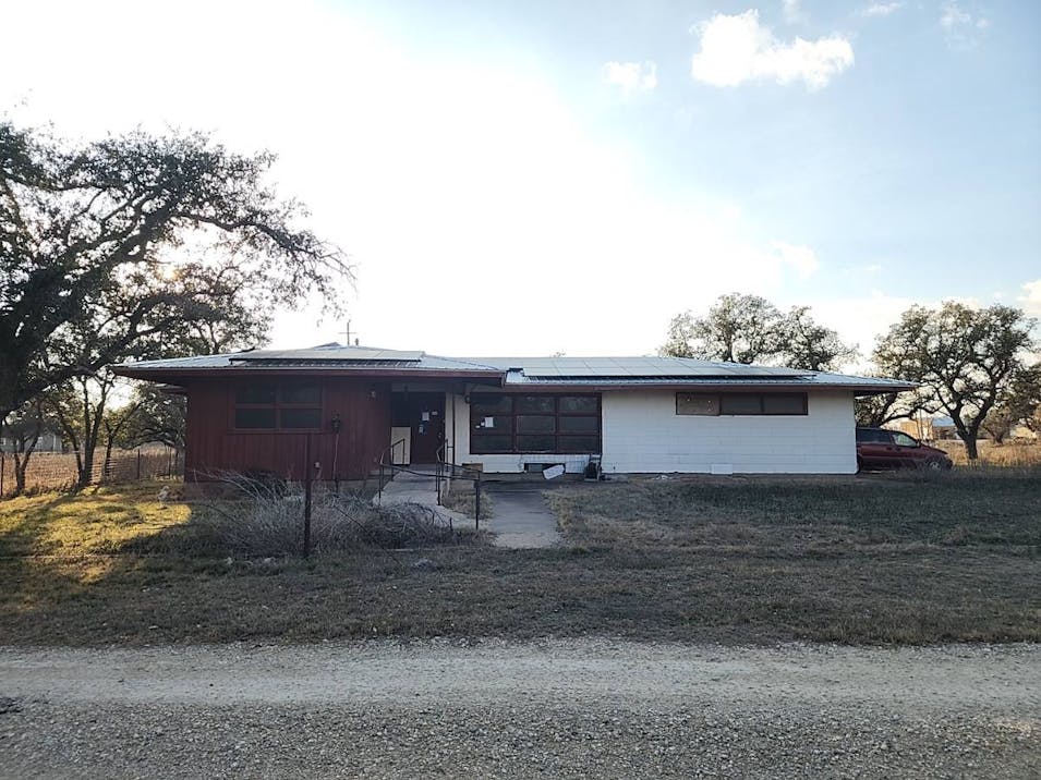 915 E Broadway St Eden, TX 76837, Concho County
