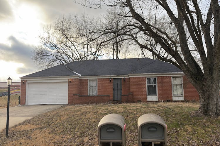 1008 Bills Creek Rd Alexandria, IN 46001-2631, Madison County