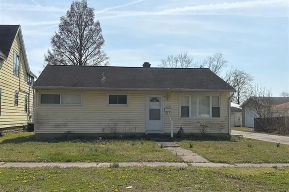 539 W 2nd St Centralia, IL 62801, Marion County