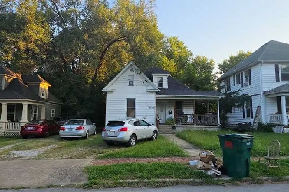 1031 W State St Springfield, MO 65806, Greene County