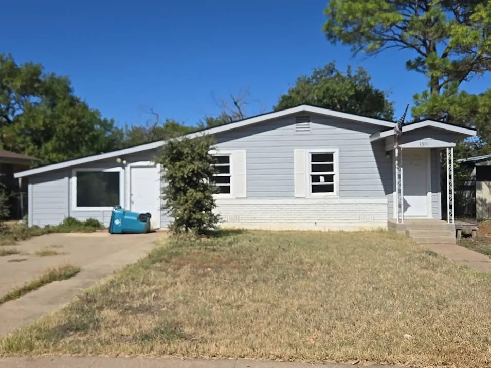1311 W 3 A St McGregor, TX 76657, McLennan County
