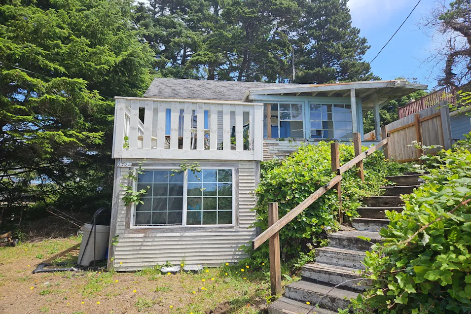 2724 NW Lee Ave Lincoln City, OR 97367, Lincoln County