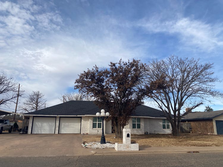 802 N Sherman Ave Levelland, TX 79336, Hockley County