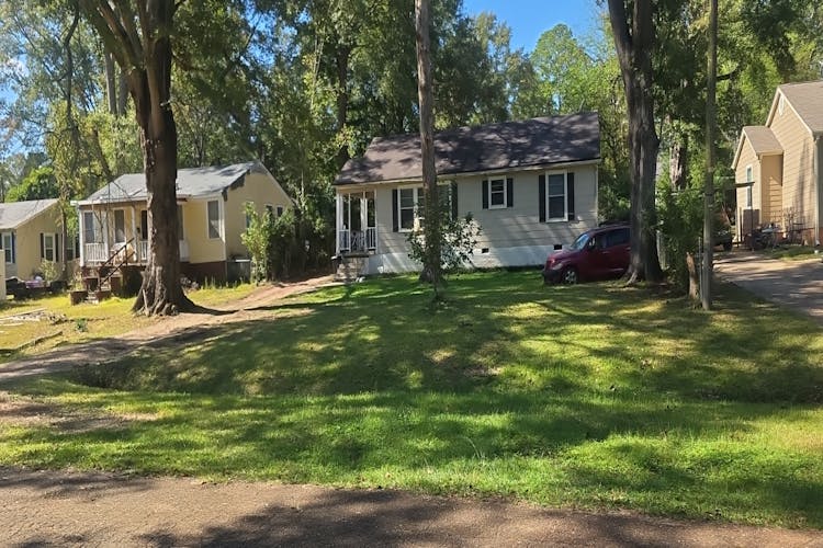 4865 Sheridan Dr Jackson, MS 39206, Hinds County