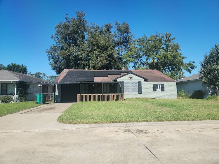 809 S Cir Dr Baytown, TX 77520, Harris County
