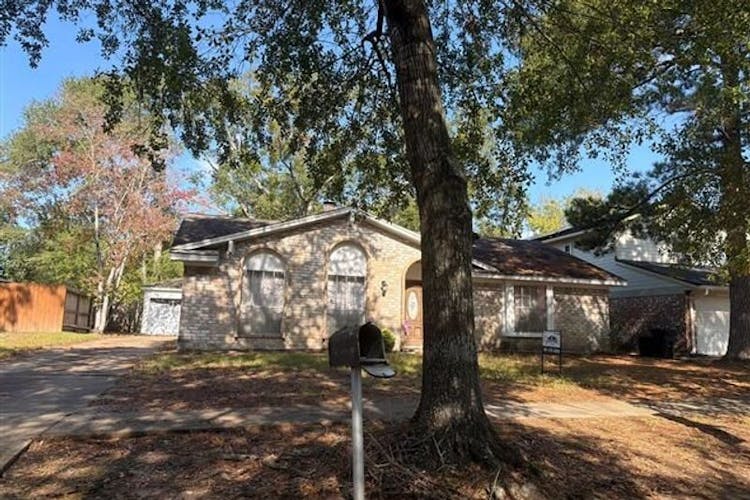 422 Skywood Dr Houston, TX 77090, Harris County