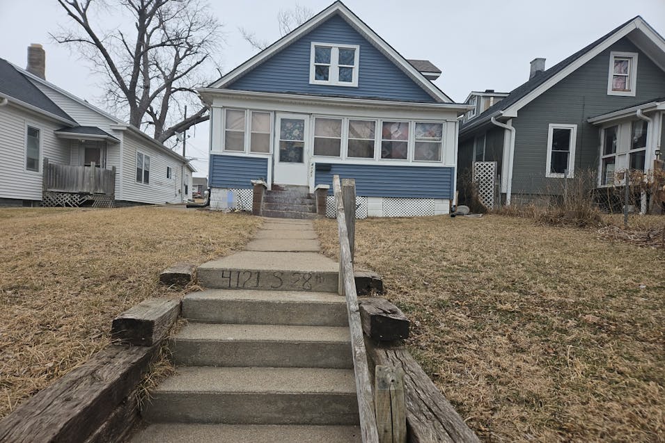 4121 S 28th St Omaha, NE 68107, Douglas County