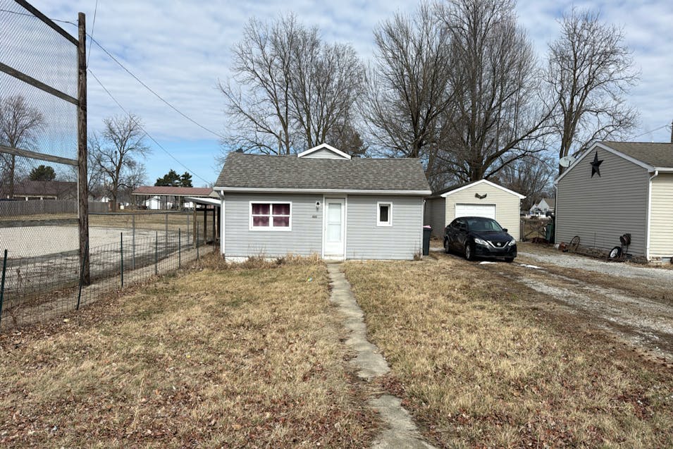 400 E S St Linden, IN 47955, Montgomery County