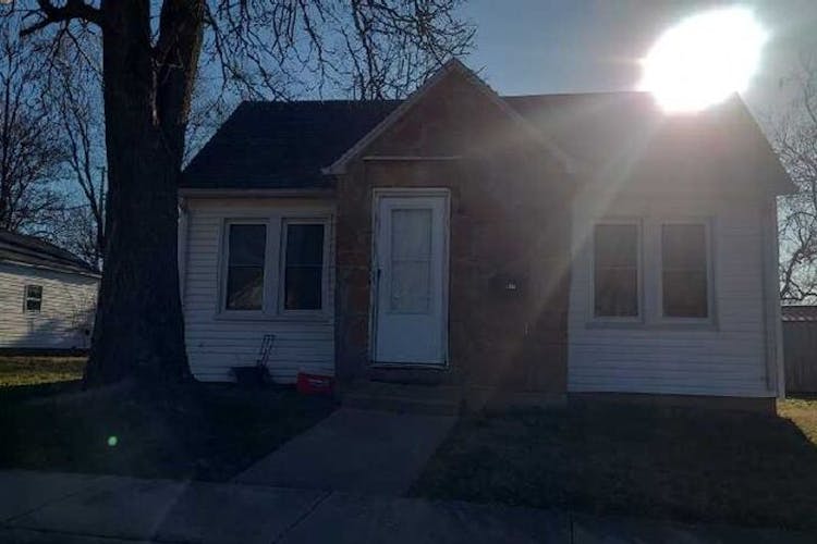 360 W 5th St Lebanon, MO 65536, Laclede County