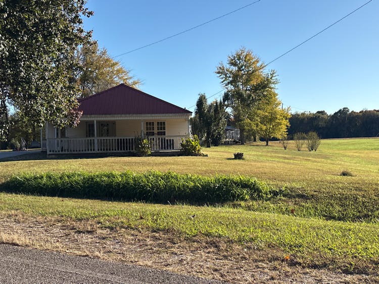30 Ledsinger Rd Huntingdon, TN 38344, Carroll County