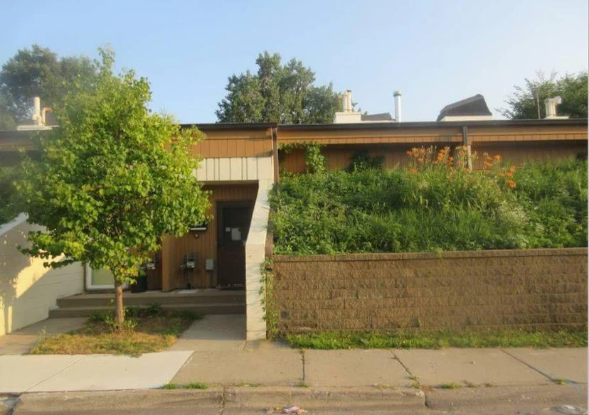 2405 S 9th St