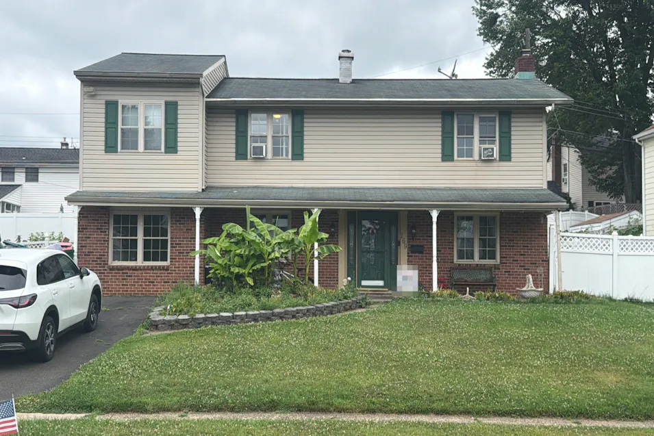 169 Twin Oak Drive Levittown, PA 19056, Bucks County