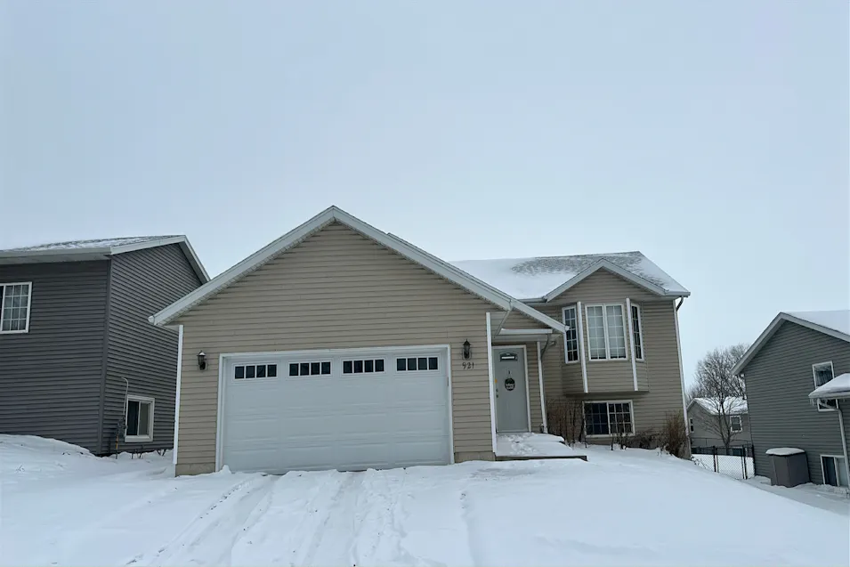 921 48th Ave NW Rochester, MN 55901, Olmsted County