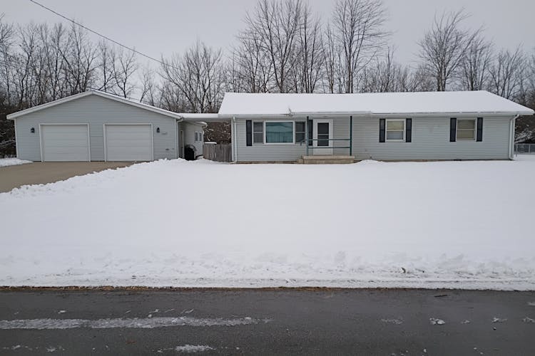 3665 McKinley St Carrollton, MI 48724, Saginaw County