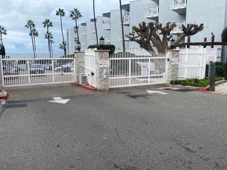 650 the Village Unit 208 Redondo Beach, CA 90277, Los Angeles County