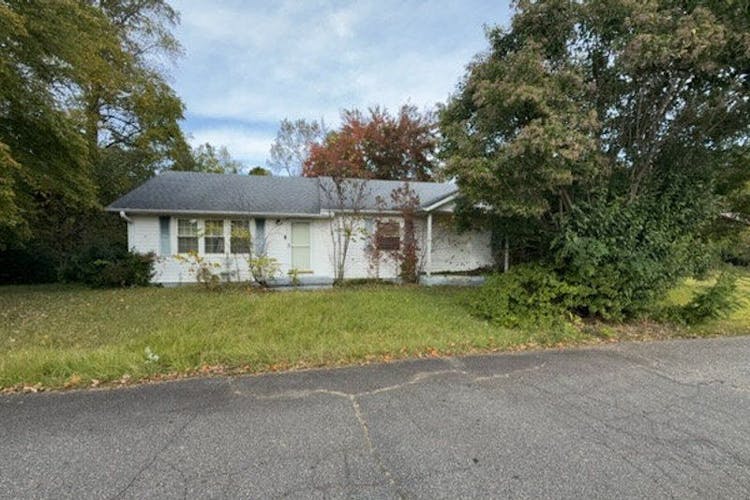 81 Park Street Columbus, NC 28722, Polk County