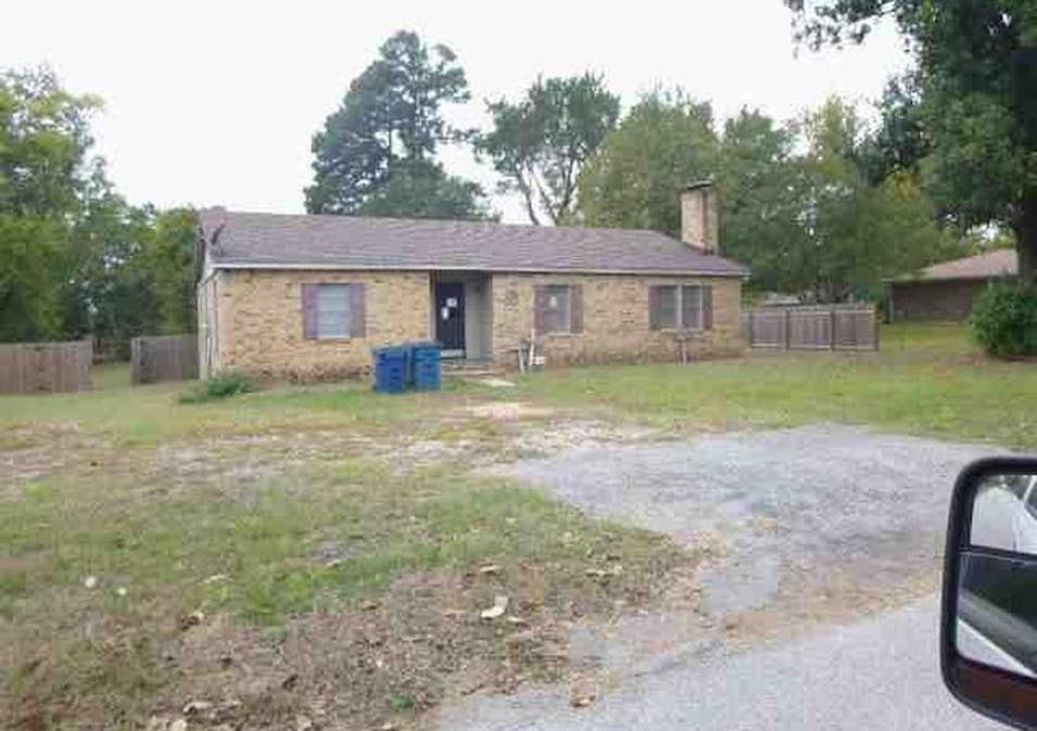 407 Baker St Lindale, TX 75771, Smith County