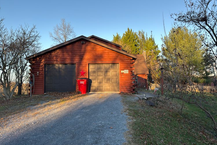 1283 MacIntosh Dr Falling Waters, WV 25419, Berkeley County