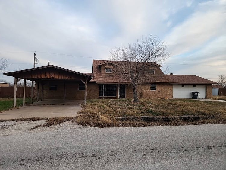 857 Apache Drive De Leon, TX 76444, Comanche County