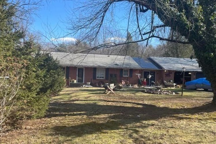 9285 Martinsburg Road Hedgesville, WV 25427, Morgan County