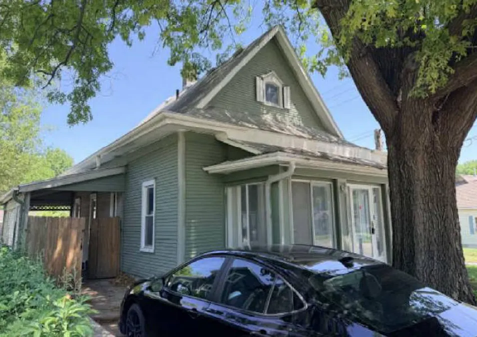 1742 E Walnut St Des Moines, IA 50316, Polk County