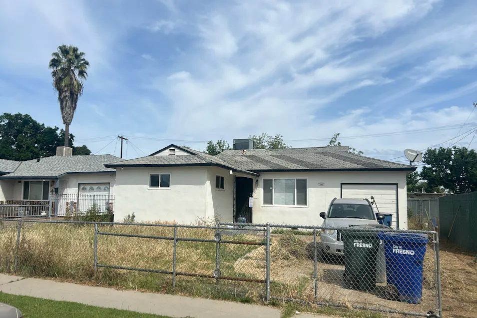 945 E Kaviland Ave Fresno, CA 93706, Fresno County