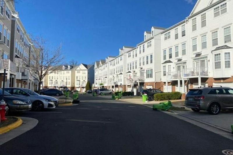 Davinci Ln, Herndon, VA 20171 #1