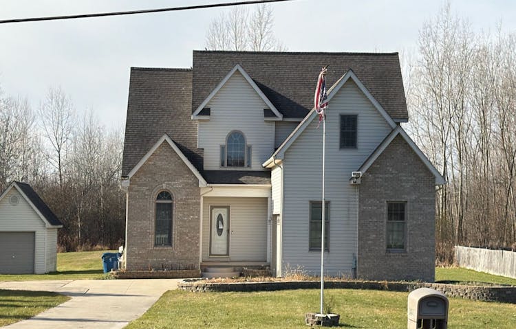 10102 N Fenton Road Fenton, MI 48430, Genesee County