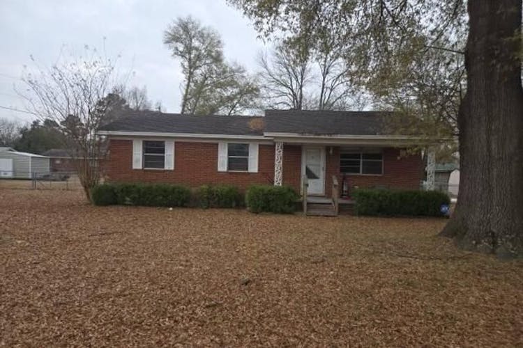 907 W Fisher St Beebe, AR 72012, White County