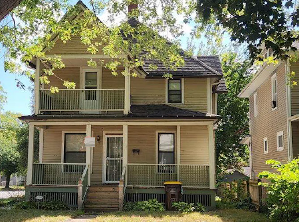 1027 Grant Ave Rockford, IL 61103, Winnebago County