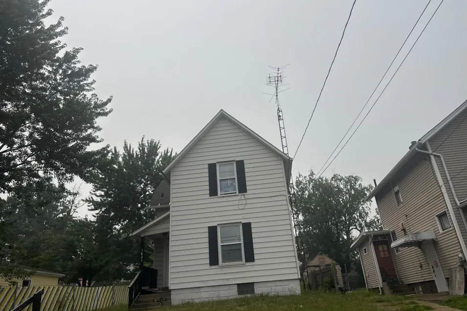 1631 Shriver Ave NE Canton, OH 44705, Stark County