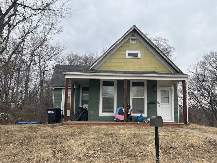 3302 Maple Street Omaha, NE 68111, Douglas County